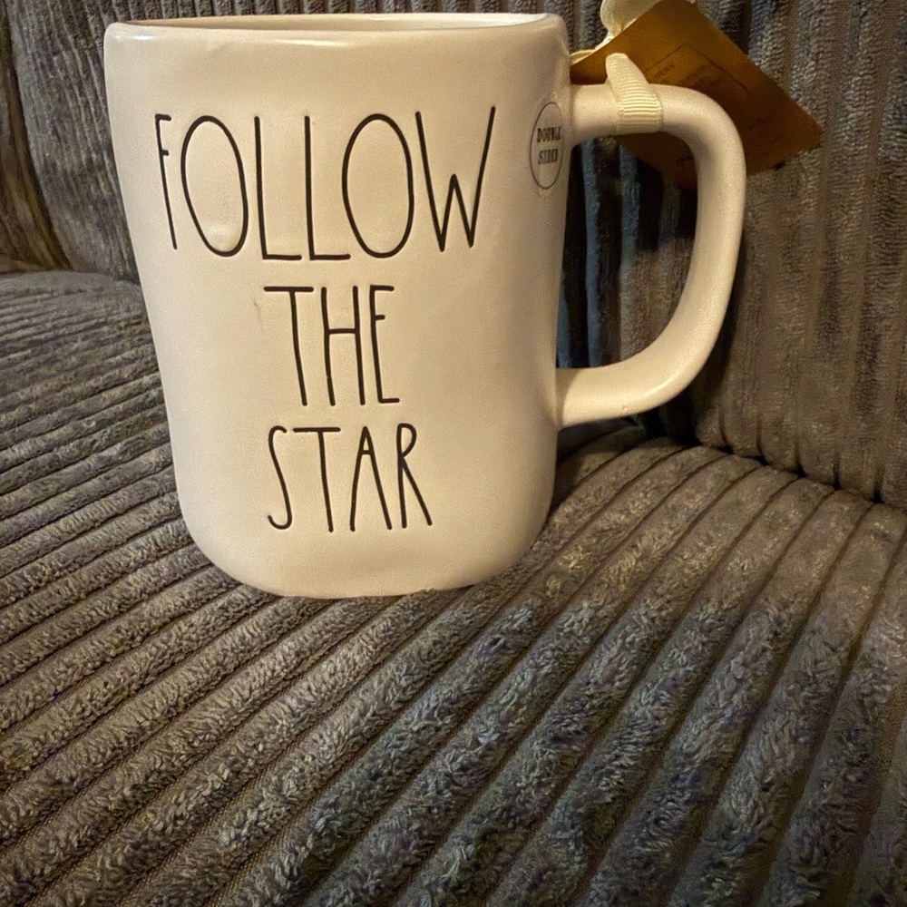 Rae Dunn White Mug - Follow The Star - Picture 3 of 7